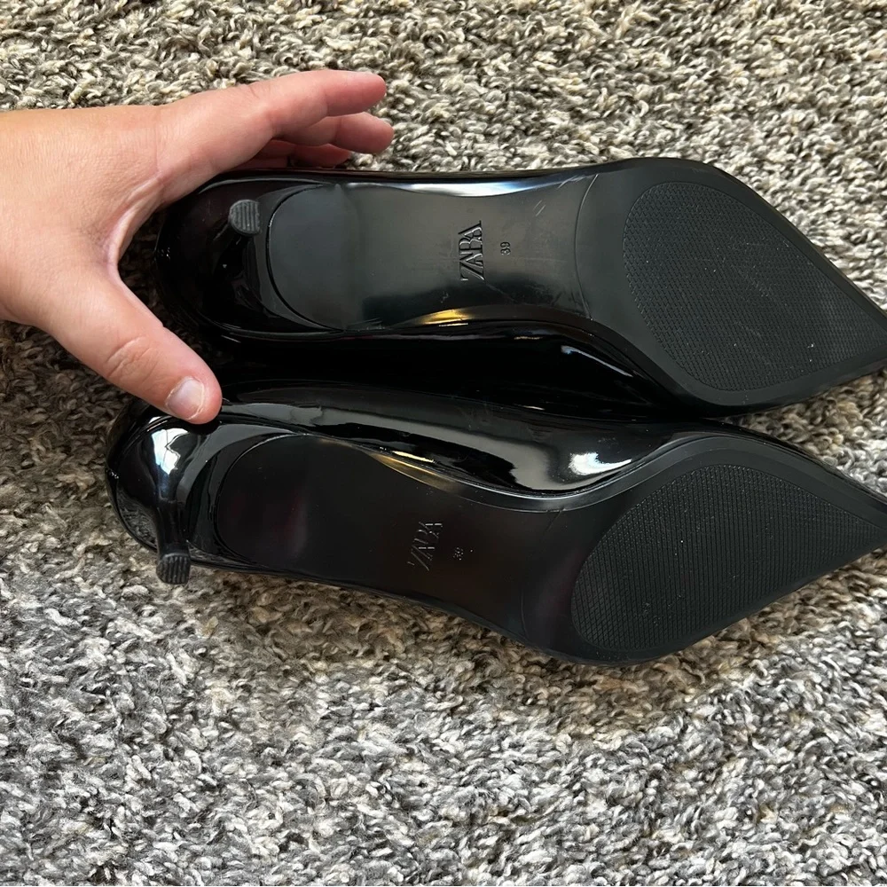 Zara Women’s Black Patent Pumps‎ Heels Size EU 39